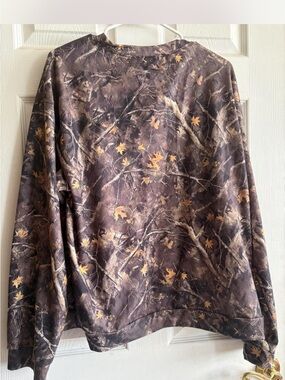 SHEIN Brown Camo Leaf-Print Crewneck Sweater